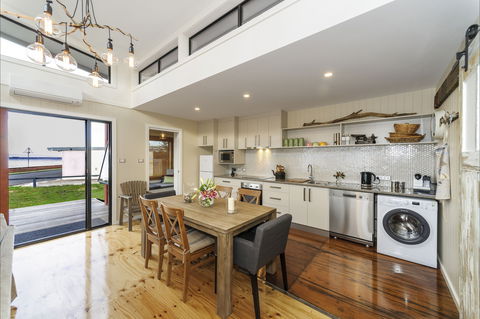 Coastal Pods Wynyard - Accommodation Broome 1