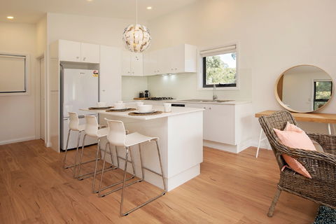 Grasmere Chalet - Accommodation Broome 2