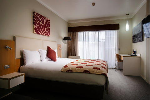 Grand Hotel And Apartments Townsville - Accommodation Broome 2