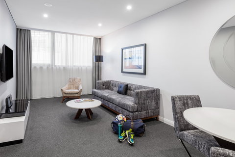 Meriton Suites North Sydney - Accommodation Broome 2