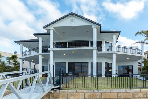 Port Lincoln Marina Luxury Escape - Accommodation Broome 1