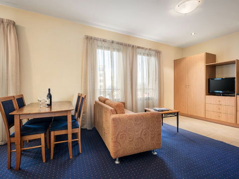 Quest Savoy - Accommodation Broome 2