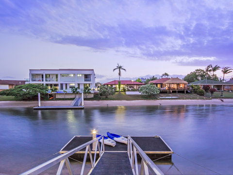 Riviera Waters Broadbeach - Vogue Holiday Homes - Accommodation Broome 2