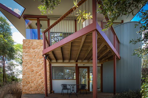 Sellicks Chills - Vineyard Retreats - Accommodation Broome 0