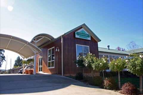 Tumbarumba Motel And Elms Restaurant - Accommodation Broome 0