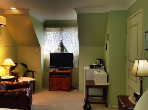 Curtis Falls Mountain Retreat - Accommodation Broome 5