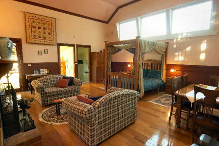 Old School Bed And Breakfast - Accommodation Broome 2