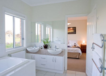 Hut On The Hill Heathcote - Accommodation Broome 4
