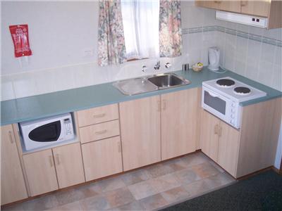 Golden Country Motel And Caravan Park - Accommodation Broome 1