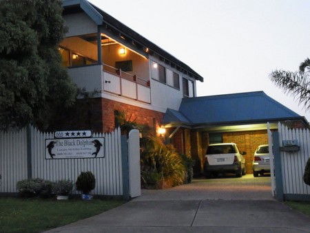 Black Dolphin Beach Penthouse - Accommodation Broome 3