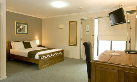 Quality Inn And Suites The Menzies - Accommodation Broome 1