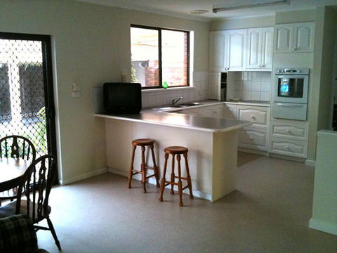 Camellia Court House And Holiday Apartments - Accommodation Broome 3