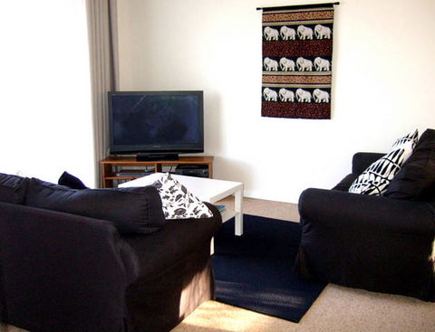 Camellia Court House And Holiday Apartments - Accommodation Broome 4
