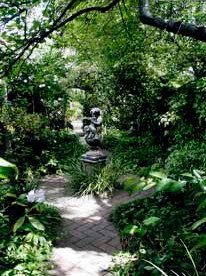 Rose Parterre B & B - Accommodation Broome 1