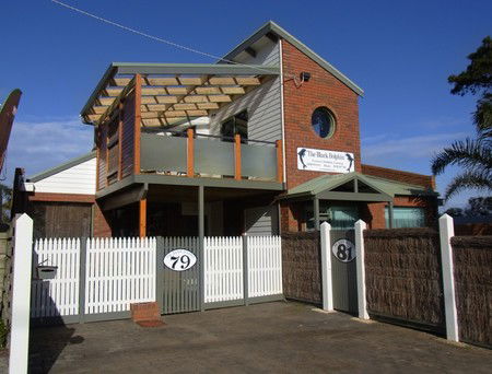 Black Dolphin Townhouse And Apartment - Accommodation Broome 0