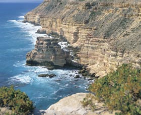 Island Rock And Natural Bridge - Accommodation Broome 0