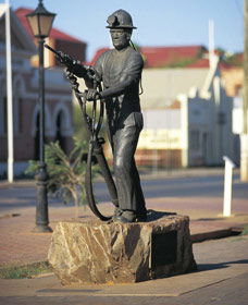 Miners Monument - Accommodation Broome 0