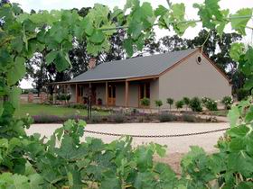 VineCrest Fine Barossa Wine - Accommodation Broome 0