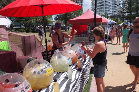 Broadbeach Beachfront Markets - Accommodation Broome 4