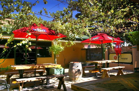 Crown Hotel Wentworth - Accommodation Broome 2