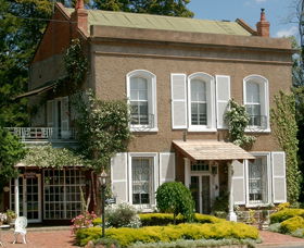 Antique Corner And Objects De Art - Accommodation Broome 0