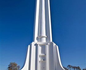 Monument Hill - Accommodation Broome 2