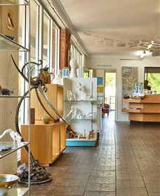 GIGS - Gateway Island Gallery And Studios - Accommodation Broome 0