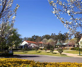 Hunter Valley Gardens Shopping Village - Accommodation Broome 0
