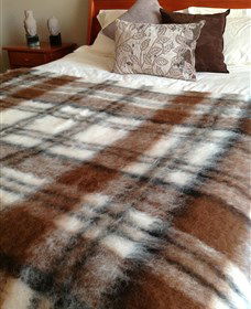 Australian Alpaca Barn - Morpeth - Accommodation Broome 2