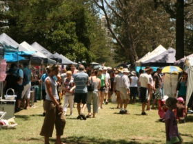 Broadbeach Art And Craft Markets - Accommodation Broome 1