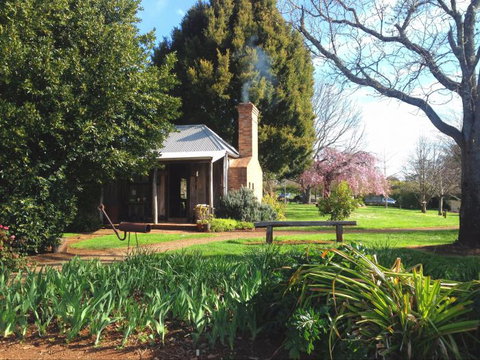 Mont De Lancey Historic Property Tours - Accommodation Broome 1