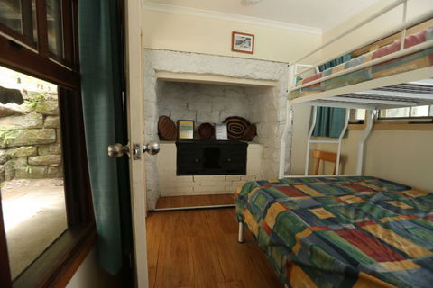 Sydney - Pittwater YHA - Accommodation Broome 2