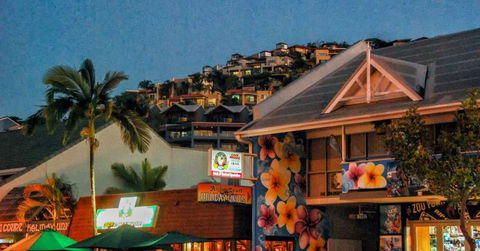 Airlie Beach Party Bus - Accommodation Broome 3