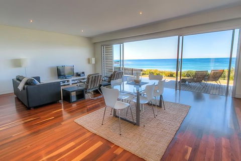 10-Day Surf Adventure From Brisbane To Sydney Including Coffs Harbour, Byron Bay And Gold Coast - Accommodation Broome 8