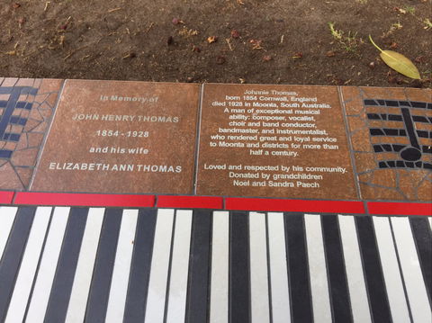 Piano Park Bench, Moonta - Accommodation Broome 1
