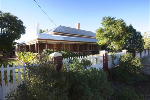 Hoover House - Accommodation Broome 0