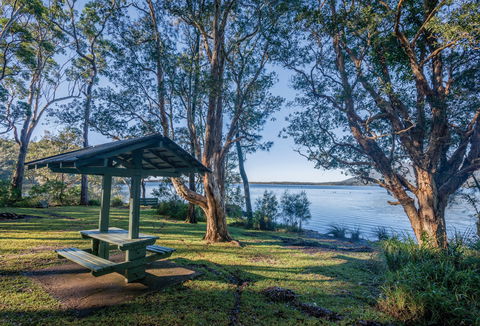 Queens Lake Picnic Area - Accommodation Broome 0