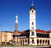Bundaberg War Memorial - Accommodation Broome
