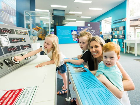 CSIRO Parkes Radio Telescope Visitor Centre - Accommodation Broome 1
