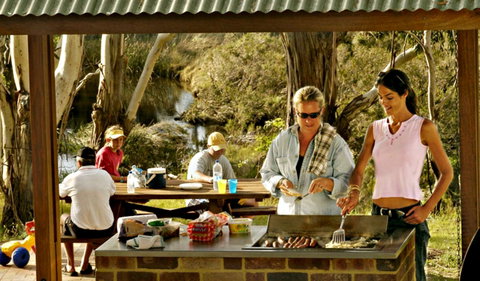 Apsley Falls Picnic Area - Accommodation Broome 0