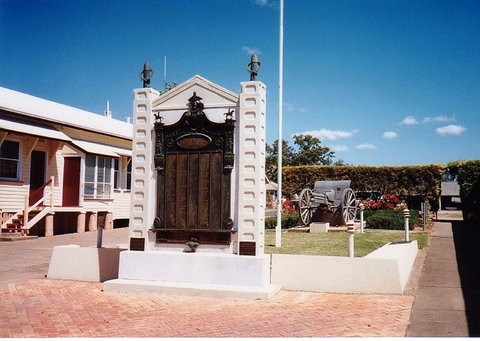 Gayndah War Memorial - Accommodation Broome 0
