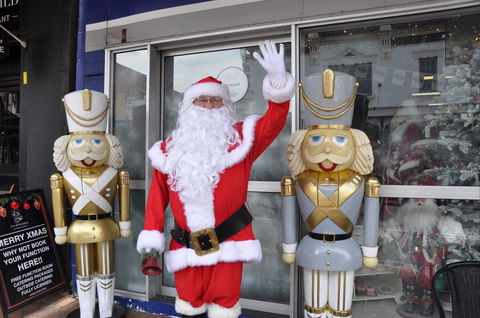 Mrs Claus And Santa - Accommodation Broome 0