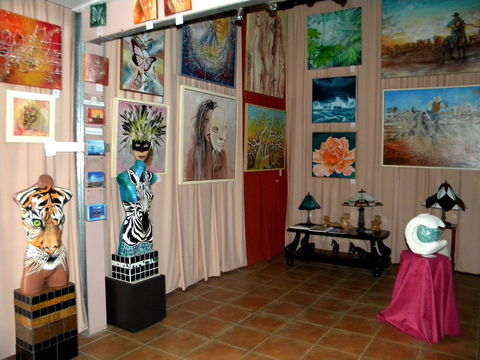 Alpha31 Art Gallery And Sculpture Garden - Accommodation Broome 2