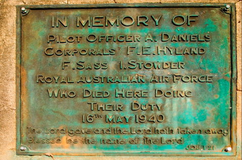 Avro Anson A4-4 Memorial - Accommodation Broome 1