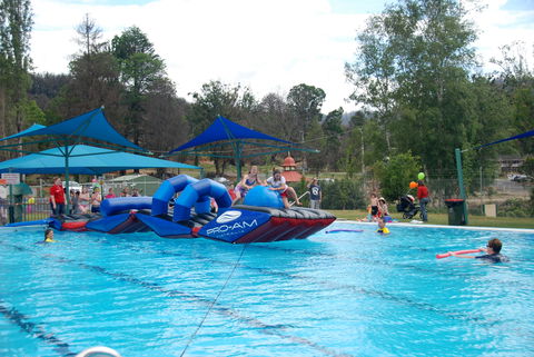 Marysville Outdoor Swimming Pool - Accommodation Broome 1