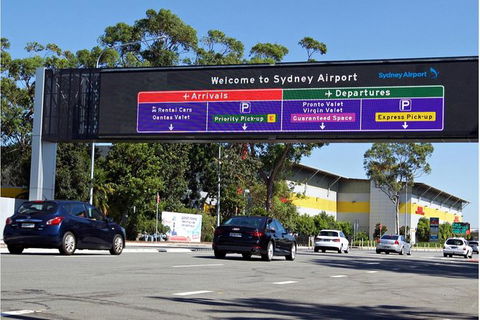 Swann Transfers - Mini Bus Chauffeur Services - Accommodation Broome 4
