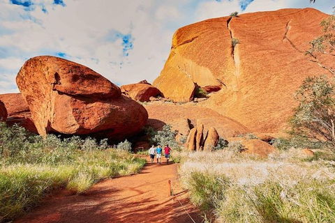 Explore Uluru: 7 Hours Guide Tour At Sunrise With Light Breakfast - Accommodation Broome 2