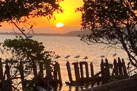 Aquascene Magnetic Island Sunset & Shipwreck Tour - Accommodation Broome 2