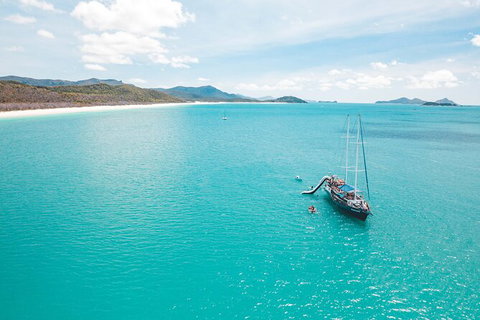 Day Sail The Whitsunday Islands On Atlantic Clipper From Airlie Beach - Accommodation Broome 4
