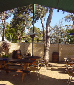 Hale Road Tavern - Accommodation Broome 2